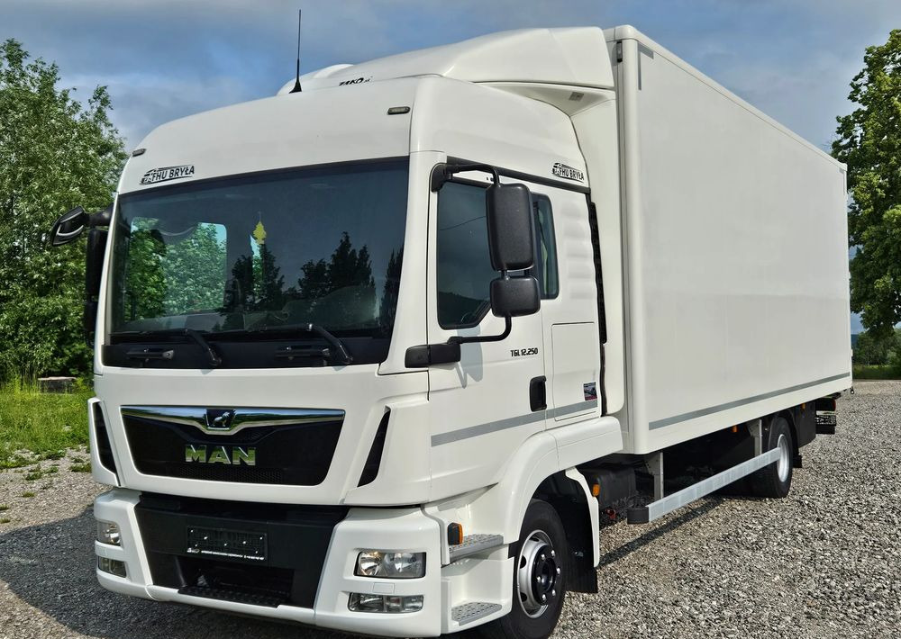 MAN TGL 12.250 / KONTENER / IZOTERMA / WINDA / 2019R / EURO 6 / PEŁEN SERWIS / 6 TON ŁADOWNOŚĆ / SPROWADZONY / ZADBANY / JAK NOWY / KSIĄŻKA SERWISOWA / E6 / 17 PALET - 박스 트럭 : 사진 2 MAN TGL 12.250 / KONTENER / IZOTERMA / WINDA / 2019R / EURO 6 / PEŁEN SERWIS / 6 TON ŁADOWNOŚĆ / SPROWADZONY / ZADBANY / JAK NOWY / KSIĄŻKA SERWISOWA / E6 / 17 PALET - 박스 트럭 : 사진 2