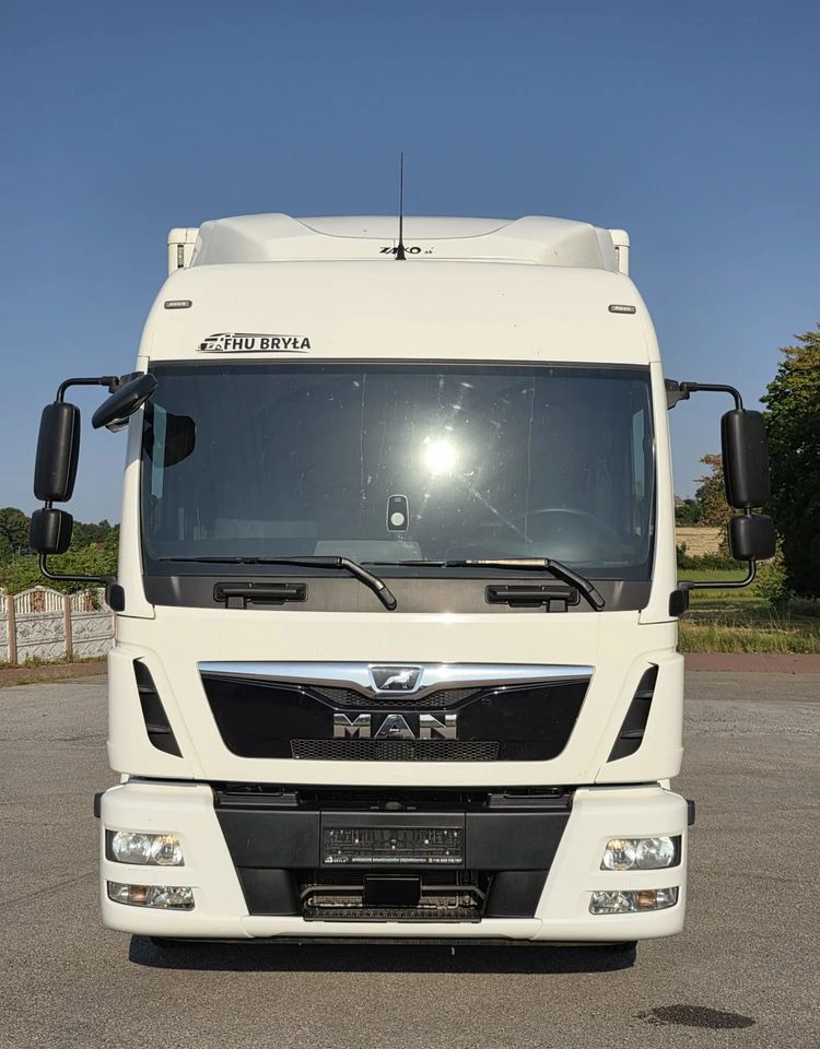 MAN TGL 12.250 / KONTENER / IZOTERMA / WINDA / 2019R / EURO 6 / PEŁEN SERWIS / 6 TON ŁADOWNOŚĆ / SPROWADZONY / ZADBANY / JAK NOWY / KSIĄŻKA SERWISOWA / E6 / 17 PALET - 박스 트럭 : 사진 3 MAN TGL 12.250 / KONTENER / IZOTERMA / WINDA / 2019R / EURO 6 / PEŁEN SERWIS / 6 TON ŁADOWNOŚĆ / SPROWADZONY / ZADBANY / JAK NOWY / KSIĄŻKA SERWISOWA / E6 / 17 PALET - 박스 트럭 : 사진 3