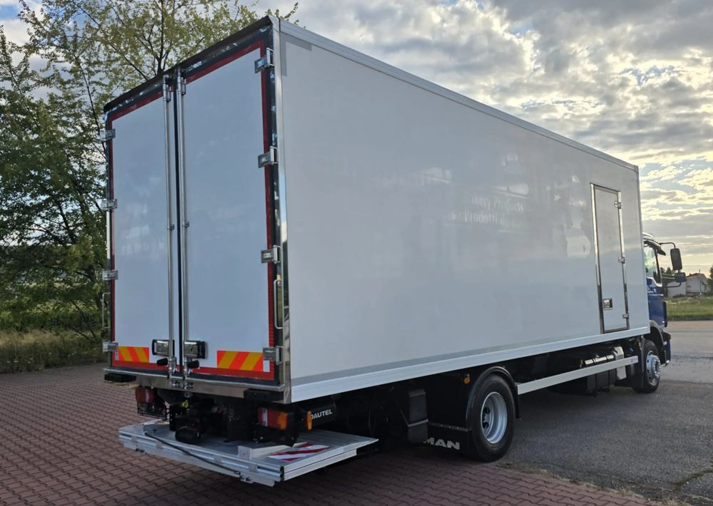 MAN TGM 15.250 / CHŁODNIA / WINDA / 2018 ROK / 230 TYŚ KM / AUTOMAT / SPROWADZONY / E6 / 18 EUROPALET/ - 냉동탑차 : 사진 5 MAN TGM 15.250 / CHŁODNIA / WINDA / 2018 ROK / 230 TYŚ KM / AUTOMAT / SPROWADZONY / E6 / 18 EUROPALET/ - 냉동탑차 : 사진 5