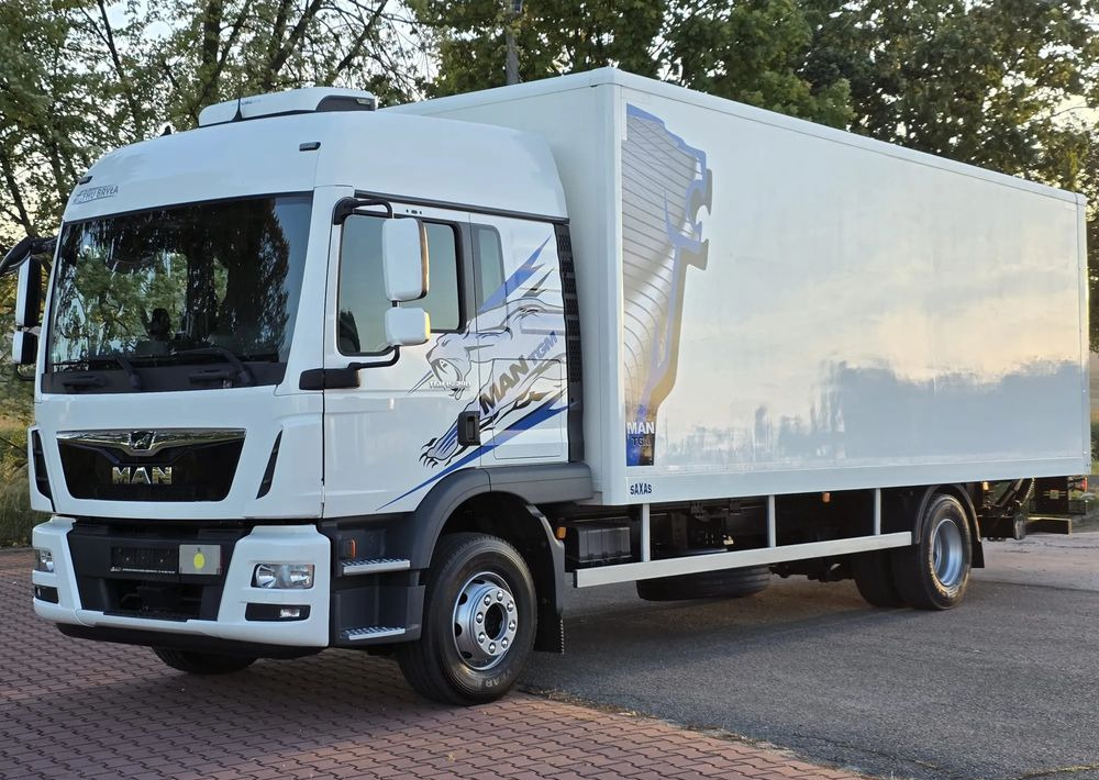 MAN TGM 15.290 / TGL / KONTENER / IZOTERMA / WINDA / KLIMA POSTOJOWA / 2019R / EURO 6 / PEŁEN SERWIS / 8200KG ŁADOWNOŚĆ / SPROWADZONY / ZADBANY / JAK NOWY / KSIĄŻKA SERWISOWA / E6 / 18 PALET - 박스 트럭 : 사진 1 MAN TGM 15.290 / TGL / KONTENER / IZOTERMA / WINDA / KLIMA POSTOJOWA / 2019R / EURO 6 / PEŁEN SERWIS / 8200KG ŁADOWNOŚĆ / SPROWADZONY / ZADBANY / JAK NOWY / KSIĄŻKA SERWISOWA / E6 / 18 PALET - 박스 트럭 : 사진 1