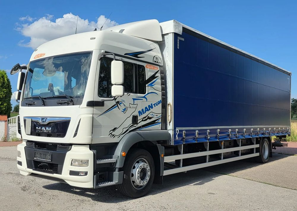 MAN TGM 18.290 / 18.250 /E6 / 22 PALETY / AUTOMAT / ZSUWANY DACH ORAZ BOKI / 9700 ŁADOWNOŚĆ / SERWISOWANY / NISKI PRZEBIEG / WINDA / FIRANKA / 11.2018 / 460 TYŚ PRZEBIEG / PIERWSZY WŁAŚCICIEL/ - 커튼사이더 트럭 : 사진 1 MAN TGM 18.290 / 18.250 /E6 / 22 PALETY / AUTOMAT / ZSUWANY DACH ORAZ BOKI / 9700 ŁADOWNOŚĆ / SERWISOWANY / NISKI PRZEBIEG / WINDA / FIRANKA / 11.2018 / 460 TYŚ PRZEBIEG / PIERWSZY WŁAŚCICIEL/ - 커튼사이더 트럭 : 사진 1