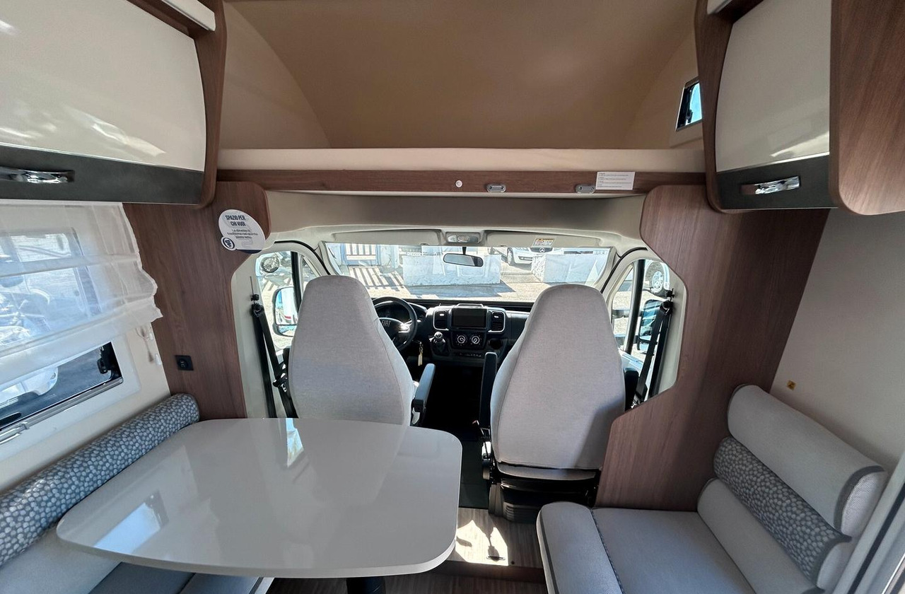 Elnagh BARON 65 - 알코브 모터홈 : 사진 4 Elnagh BARON 65 - 알코브 모터홈 : 사진 4