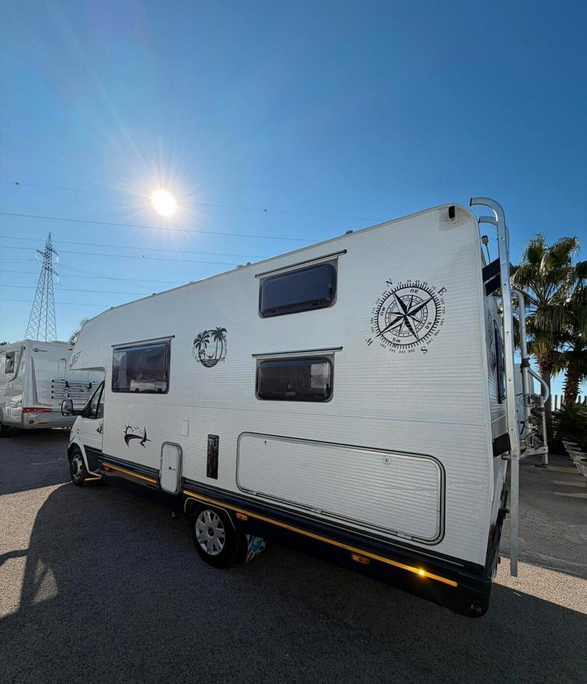 - 캠핑카 : 사진 3 - 캠핑카 : 사진 3