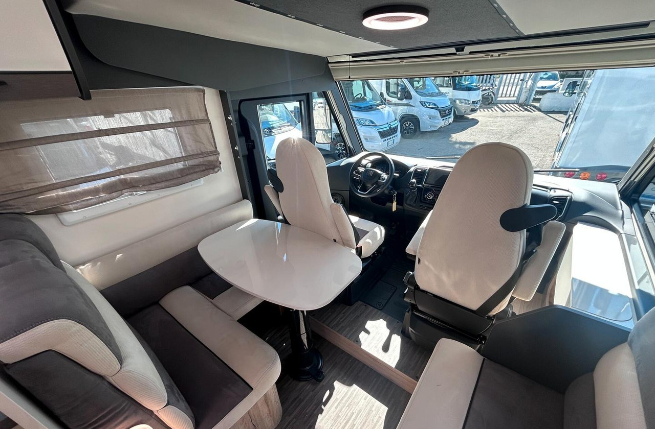 - 캠핑카 : 사진 3 - 캠핑카 : 사진 3