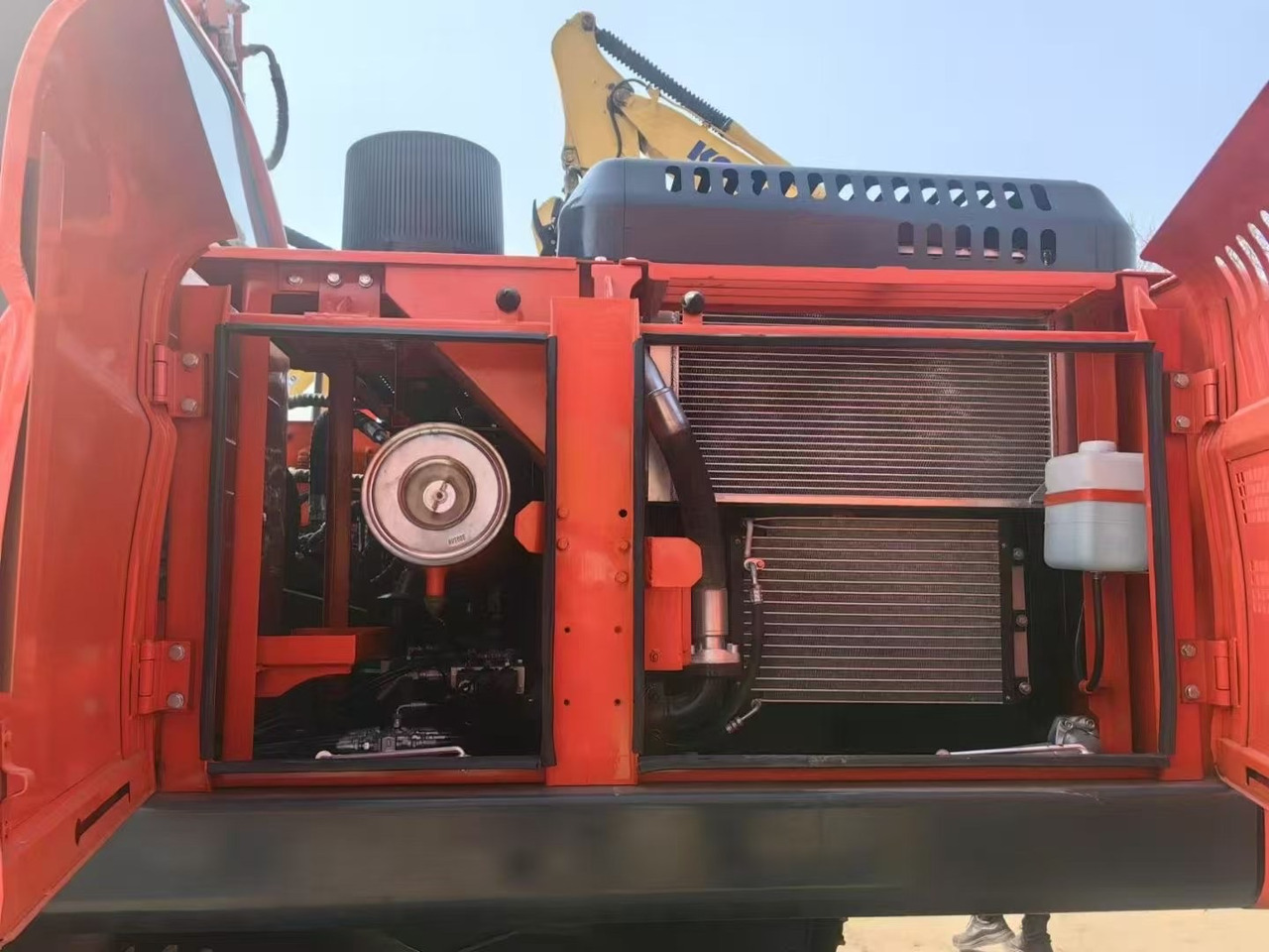 DOOSAN Dx225 - 크롤러 굴삭기 : 사진 5 DOOSAN Dx225 - 크롤러 굴삭기 : 사진 5