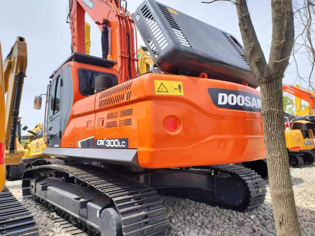 Doosan DX 300 Korea imports doosan DX300 - 크롤러 굴삭기 : 사진 1 Doosan DX 300 Korea imports doosan DX300 - 크롤러 굴삭기 : 사진 1