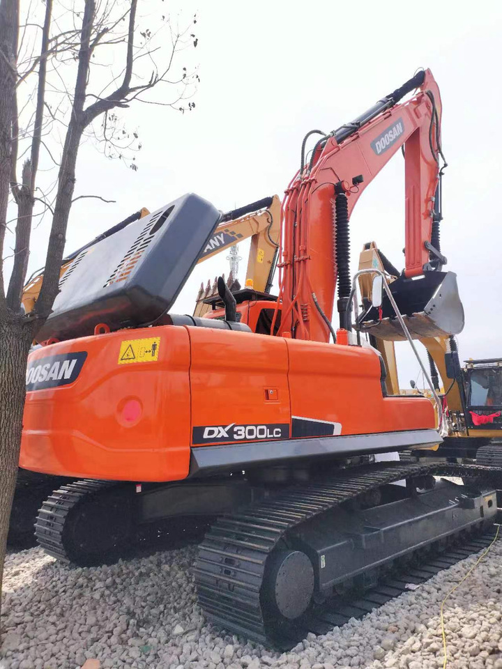 Doosan DX 300 Korea imports doosan DX300 - 크롤러 굴삭기 : 사진 2 Doosan DX 300 Korea imports doosan DX300 - 크롤러 굴삭기 : 사진 2