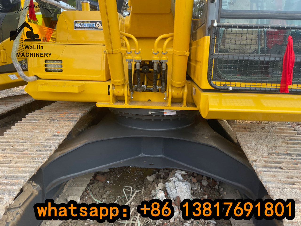 KOMATSU PC200-8 - 크롤러 굴삭기 : 사진 4 KOMATSU PC200-8 - 크롤러 굴삭기 : 사진 4