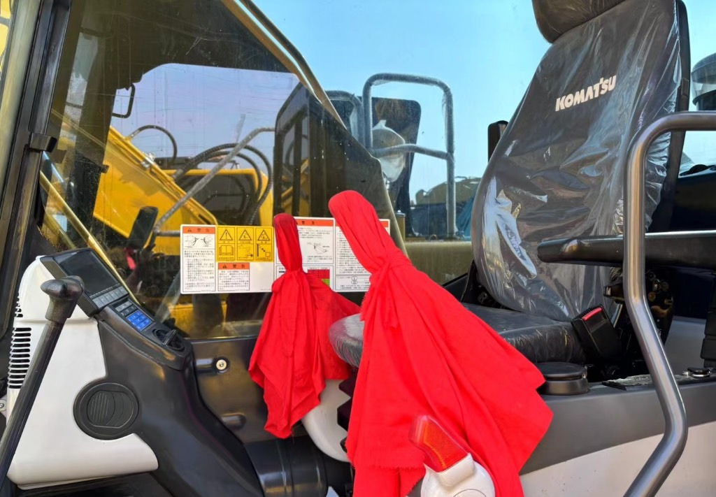 Komatsu PC 210 LC-8 - 크롤러 굴삭기 : 사진 5 Komatsu PC 210 LC-8 - 크롤러 굴삭기 : 사진 5