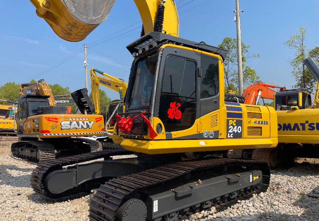 Komatsu PC 240 PC220 PC240-8 - 크롤러 굴삭기 : 사진 2 Komatsu PC 240 PC220 PC240-8 - 크롤러 굴삭기 : 사진 2