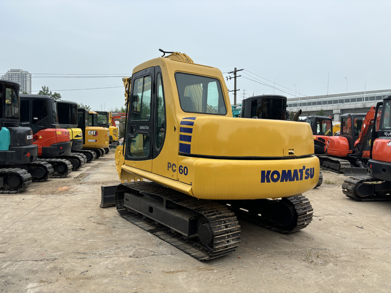 Komatsu PC 60-7 - 미니 굴삭기 : 사진 3 Komatsu PC 60-7 - 미니 굴삭기 : 사진 3