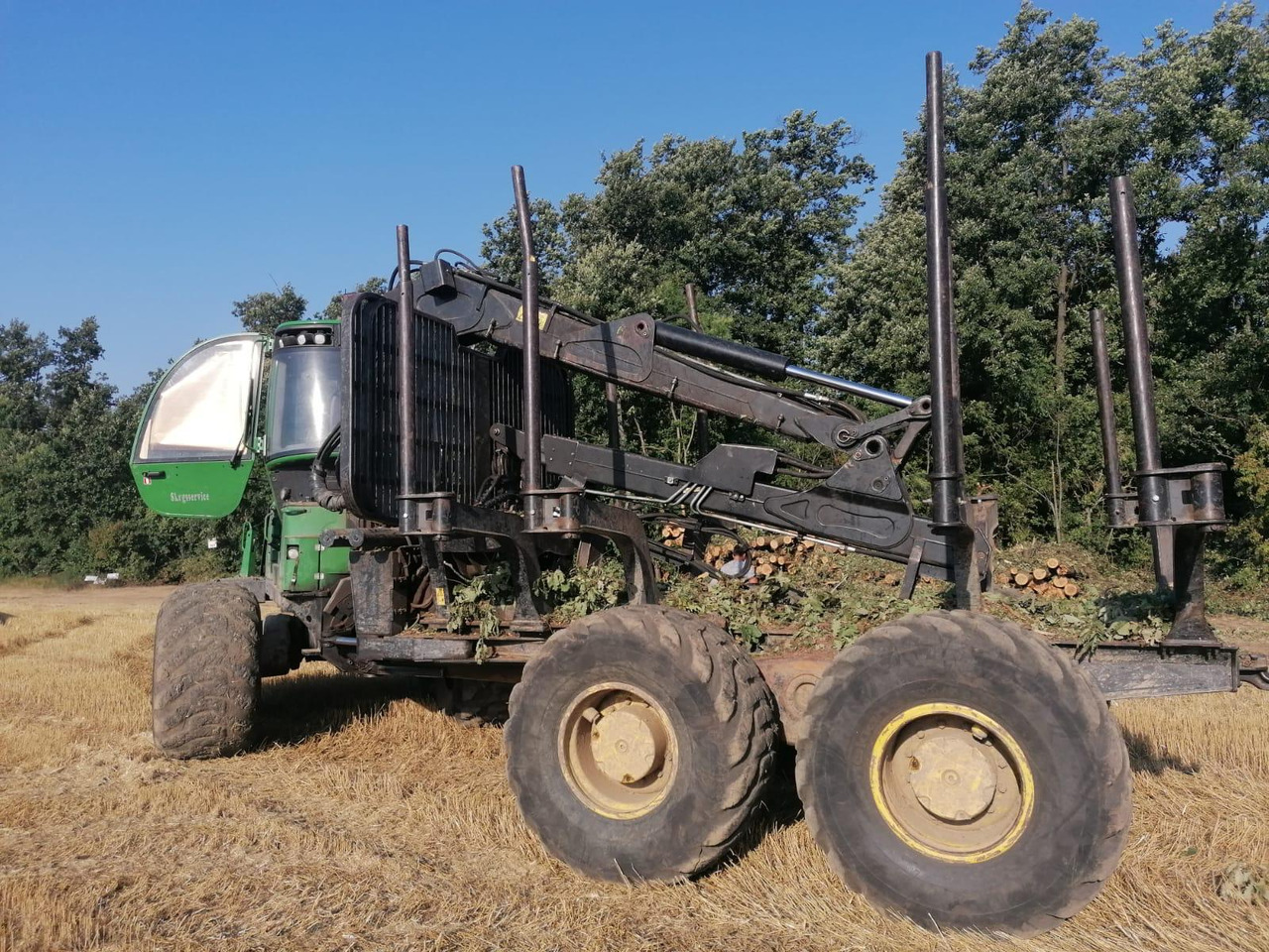 JOHN DEERE 1910E - 포워더 : 사진 4 JOHN DEERE 1910E - 포워더 : 사진 4