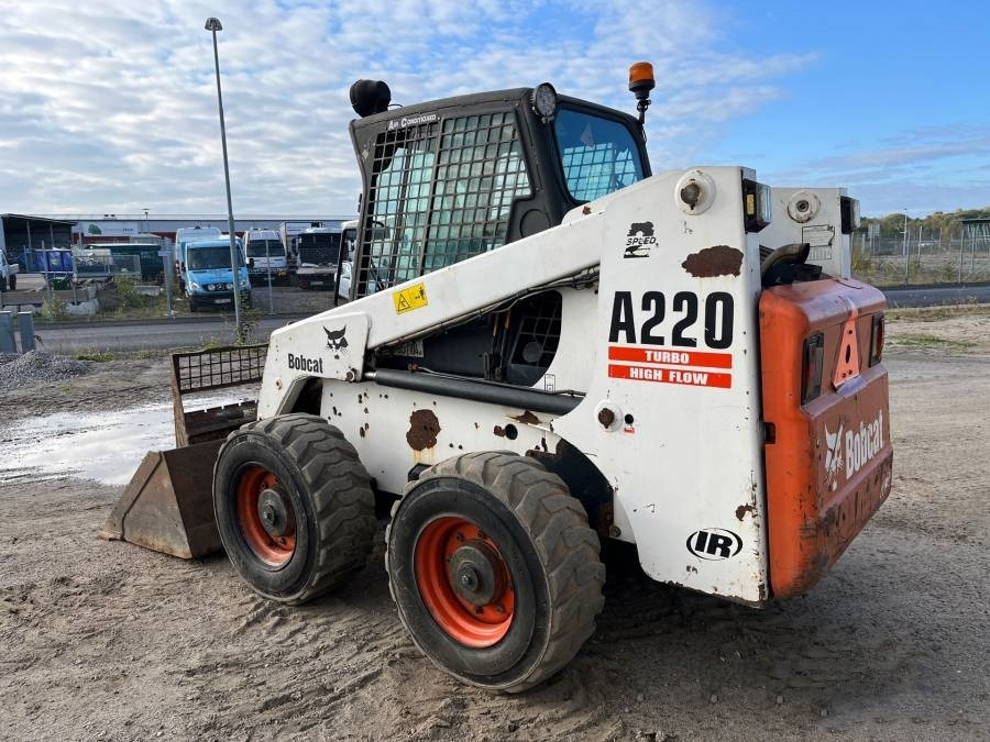 Bobcat A 220 - 스키드 스티어 로더 : 사진 4 Bobcat A 220 - 스키드 스티어 로더 : 사진 4