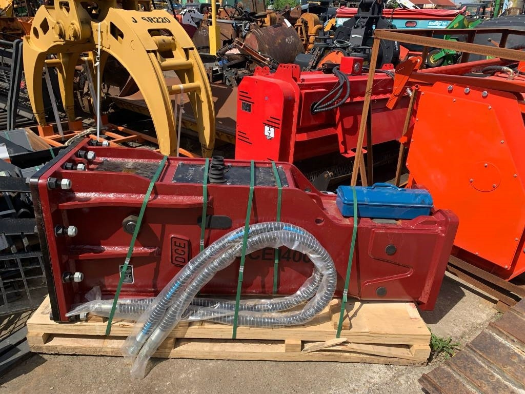 DCE 1400 Hydraulic Breaker - 유압 해머 건설기계 용 : 사진 1 DCE 1400 Hydraulic Breaker - 유압 해머 건설기계 용 : 사진 1