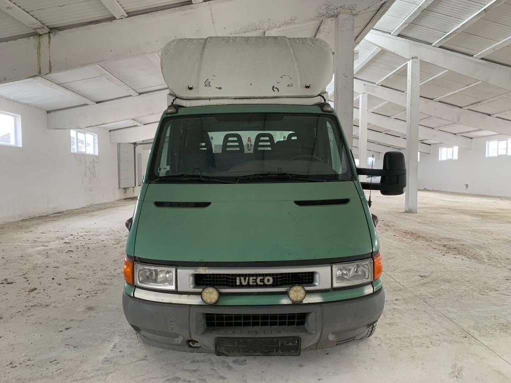 Iveco 3551 - 미니 관절 트랙터 유닛, 콤비 밴 : 사진 3 Iveco 3551 - 미니 관절 트랙터 유닛, 콤비 밴 : 사진 3