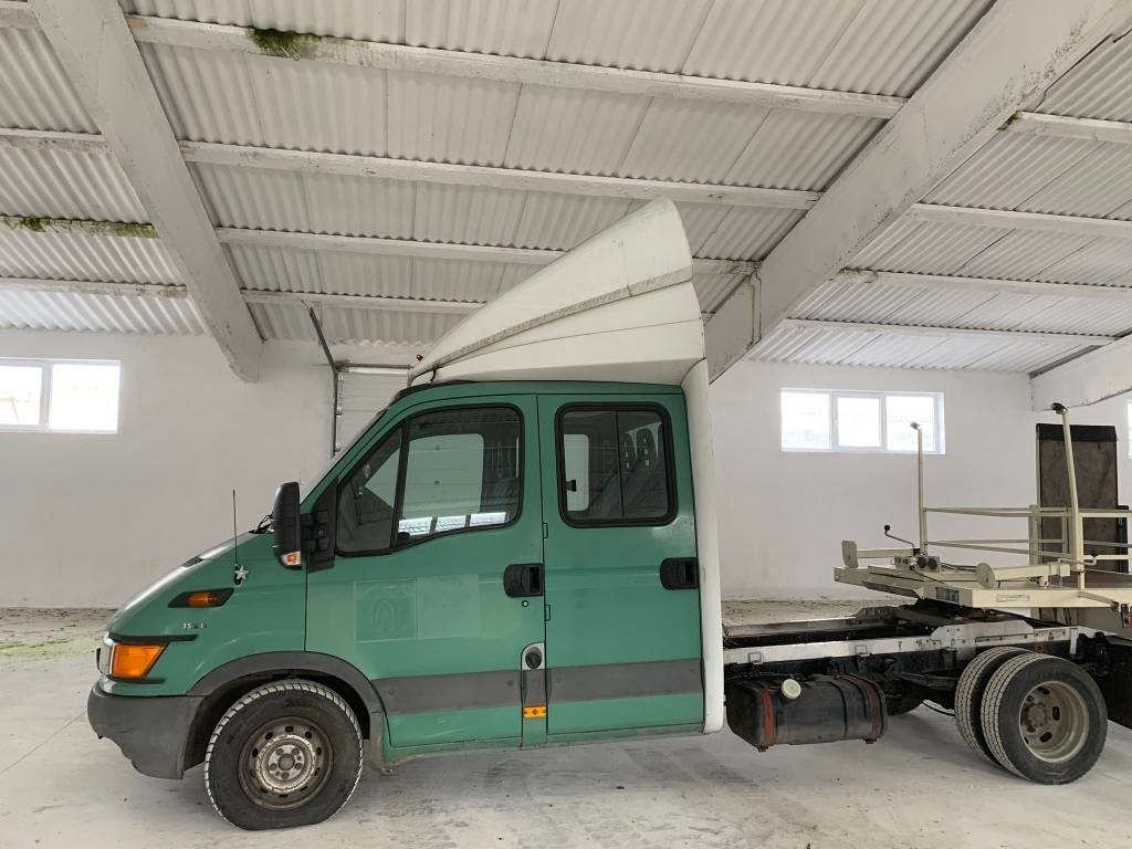 Iveco 3551 - 미니 관절 트랙터 유닛, 콤비 밴 : 사진 2 Iveco 3551 - 미니 관절 트랙터 유닛, 콤비 밴 : 사진 2
