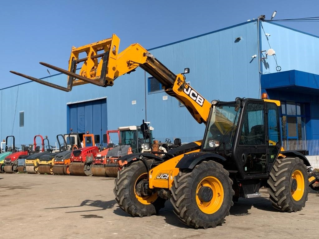 JCB 526-56 Agri - 텔레스코픽 핸들러 : 사진 4 JCB 526-56 Agri - 텔레스코픽 핸들러 : 사진 4