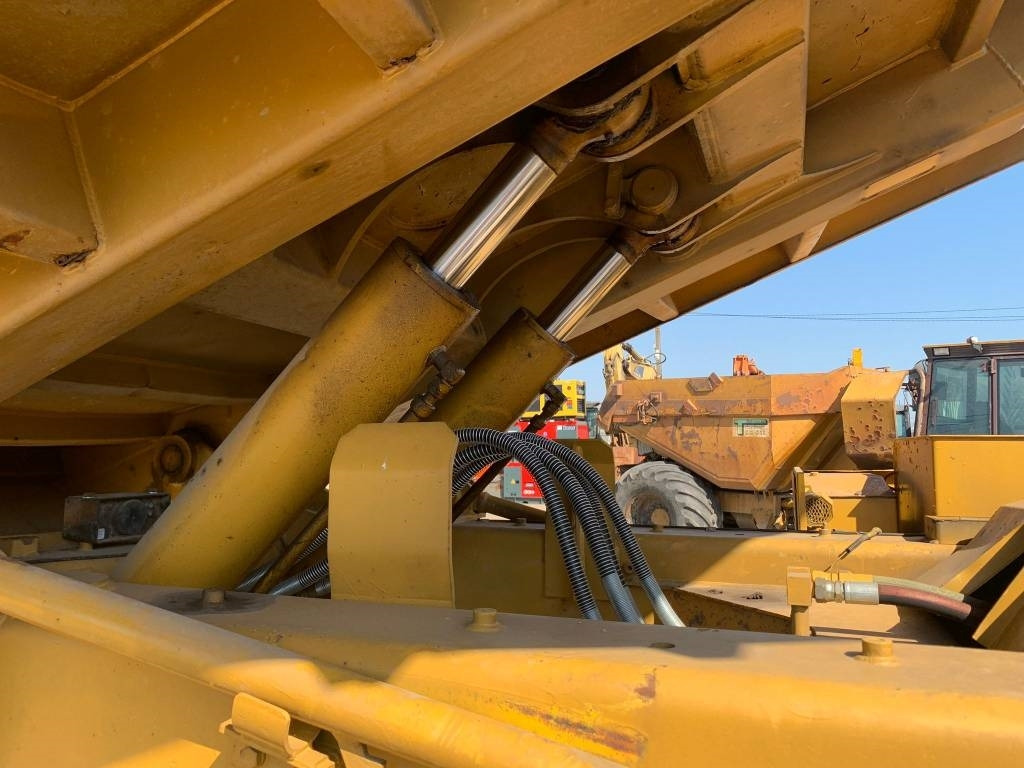 크롤러 덤프 Komatsu CD 110 R-1 : 사진 11