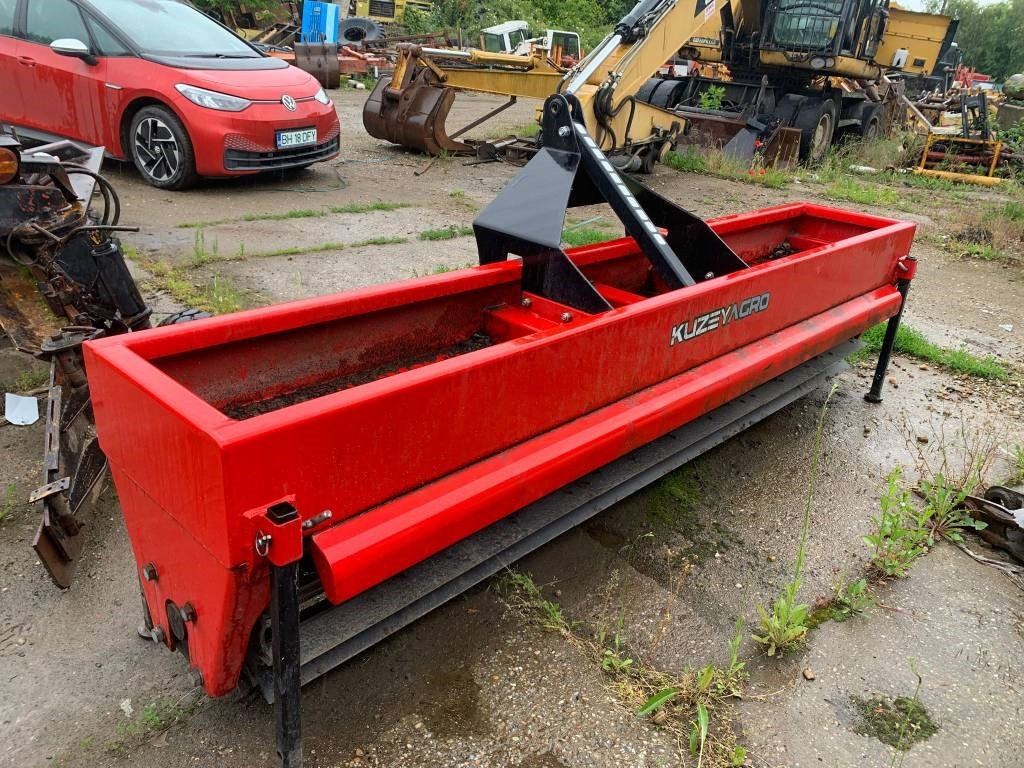 KuzeyAgro SPM3200 Mulcher - 농업용 기계 : 사진 4 KuzeyAgro SPM3200 Mulcher - 농업용 기계 : 사진 4