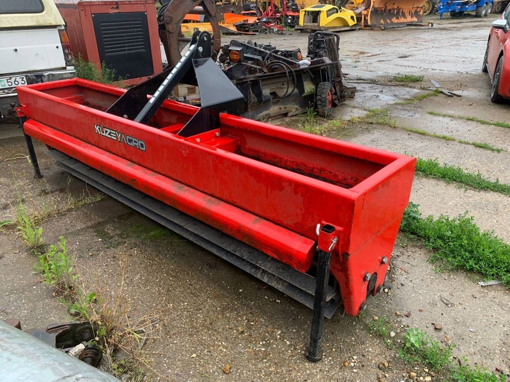 KuzeyAgro SPM3200 Mulcher - 농업용 기계 : 사진 5 KuzeyAgro SPM3200 Mulcher - 농업용 기계 : 사진 5