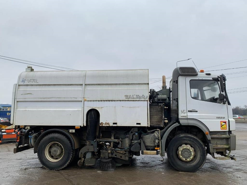 Mercedes-Benz Axor 1829 - 거리 청소 차량 : 사진 3 Mercedes-Benz Axor 1829 - 거리 청소 차량 : 사진 3