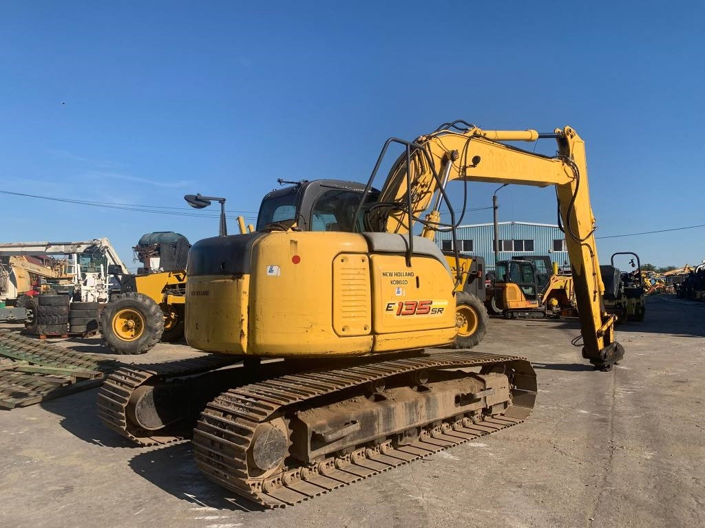 New Holland E 135 SR - 크롤러 굴삭기 : 사진 3 New Holland E 135 SR - 크롤러 굴삭기 : 사진 3