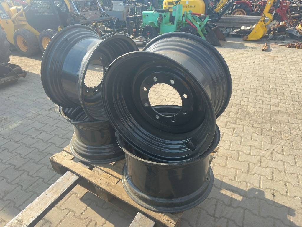 New Holland LM WHEEL RIM - 타이어 건설기계 용 : 사진 2 New Holland LM WHEEL RIM - 타이어 건설기계 용 : 사진 2