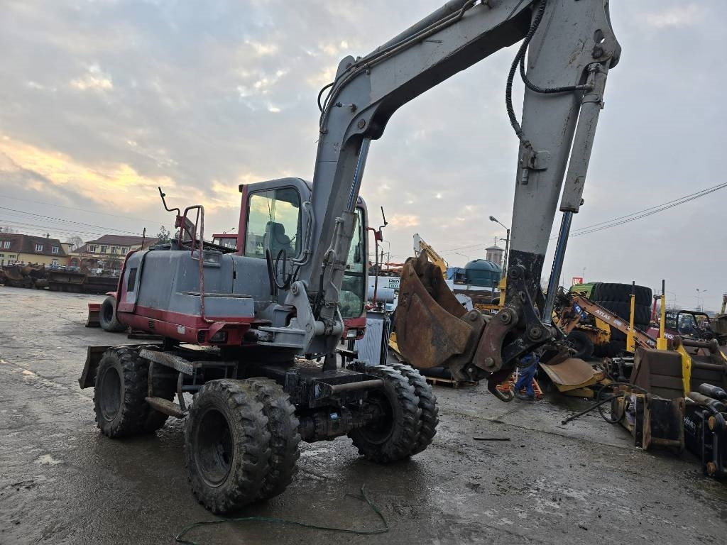 Takeuchi TB070W - 휠 굴삭기 : 사진 4 Takeuchi TB070W - 휠 굴삭기 : 사진 4