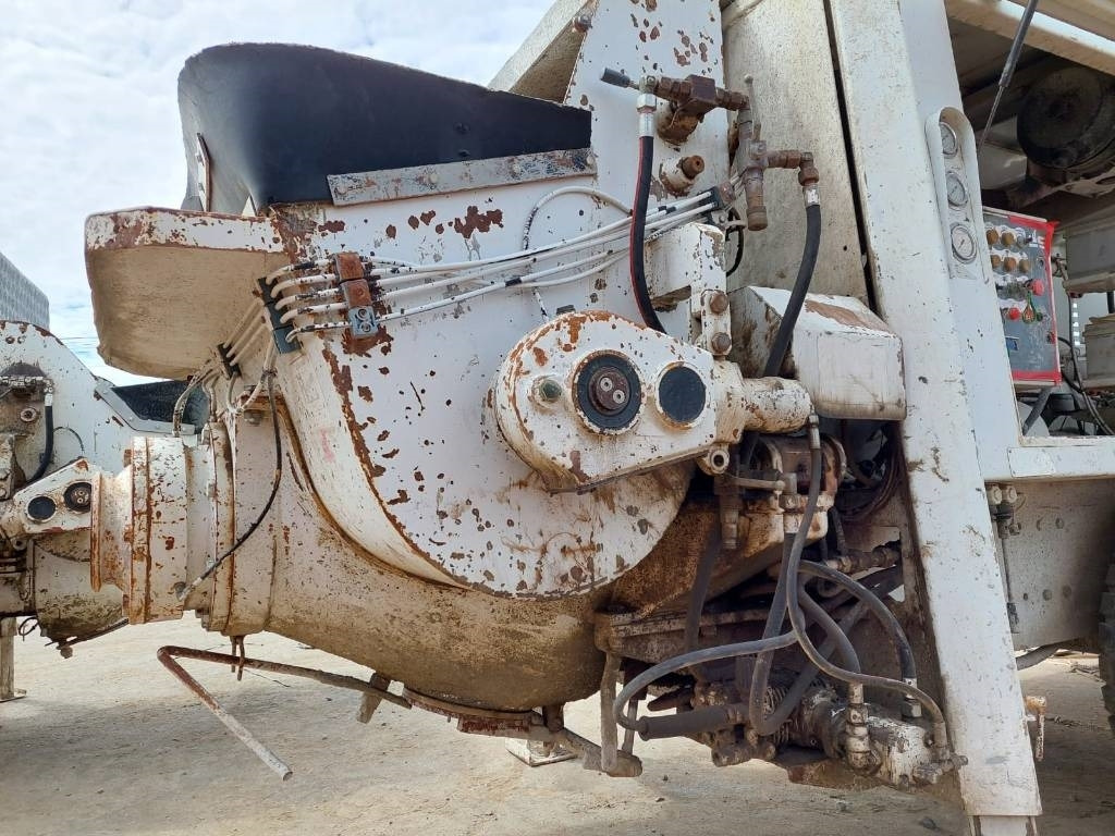 Utranazz SCM80C - 고정식 콘크리트 펌프 : 사진 4 Utranazz SCM80C - 고정식 콘크리트 펌프 : 사진 4