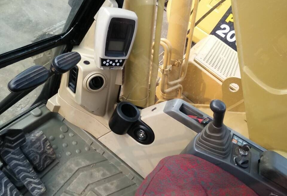 Caterpillar 320C - 크롤러 굴삭기 : 사진 2 Caterpillar 320C - 크롤러 굴삭기 : 사진 2
