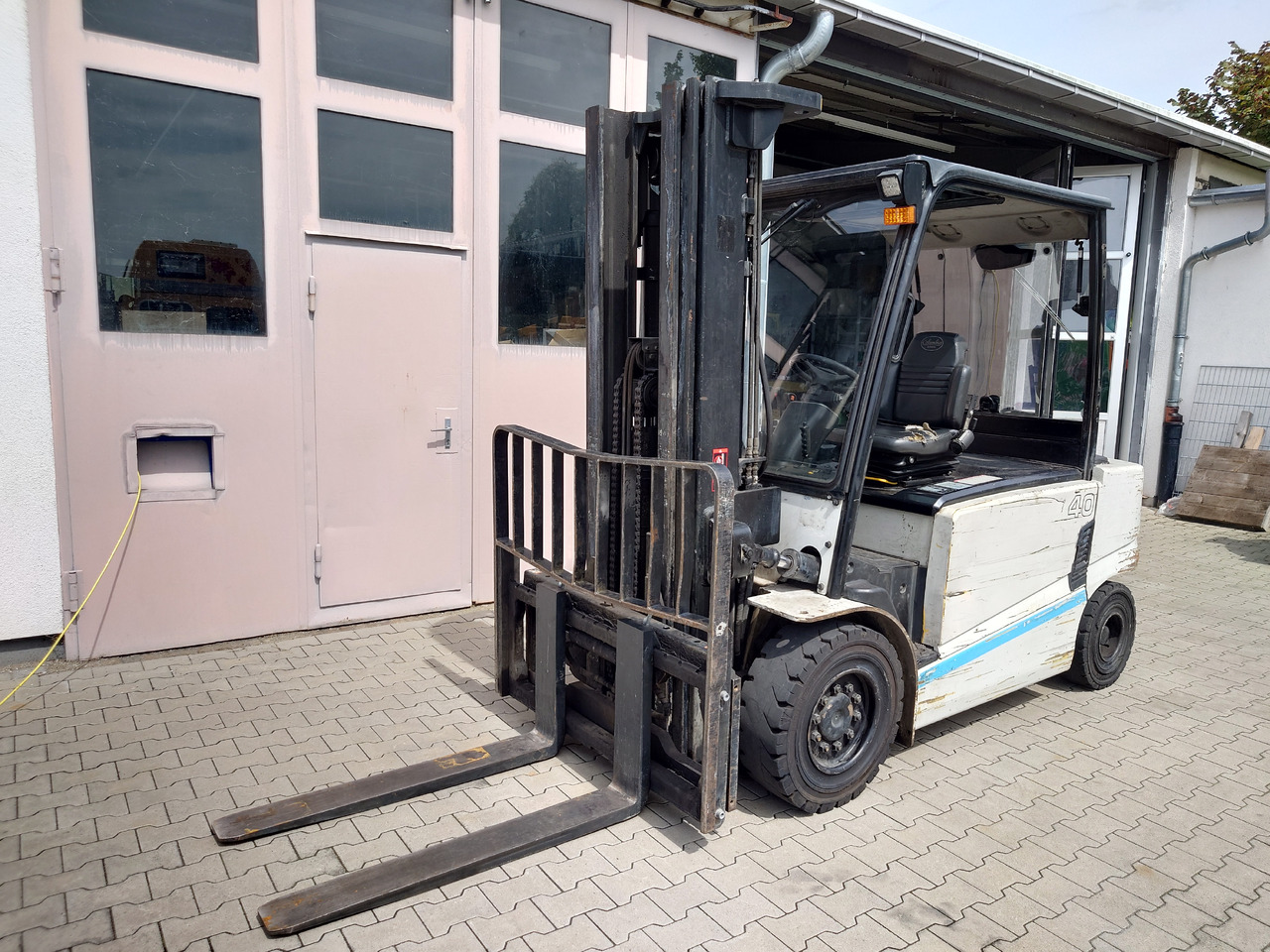 Hyundai 40B-9 - 전기 지게차 : 사진 3 Hyundai 40B-9 - 전기 지게차 : 사진 3