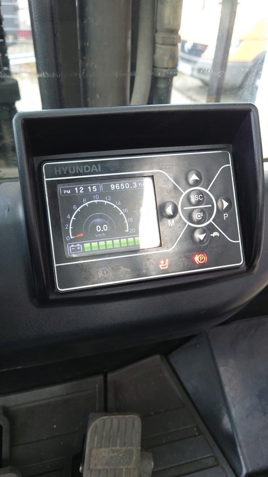 Hyundai 40B-9 - 전기 지게차 : 사진 2 Hyundai 40B-9 - 전기 지게차 : 사진 2