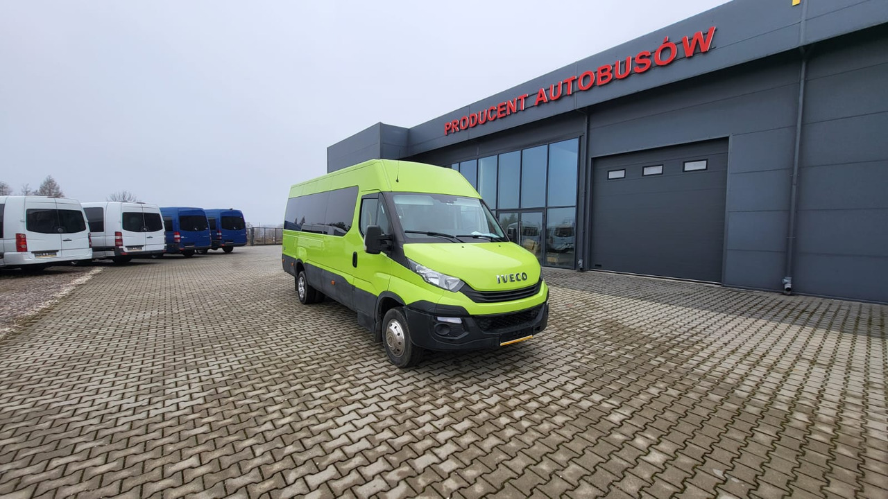 Iveco Daily 24 places + 4 standing - 소형 버스, 승합차 : 사진 1 Iveco Daily 24 places + 4 standing - 소형 버스, 승합차 : 사진 1