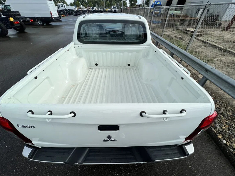 Mitsubishi L200 4x4 - 8 UNITS in WHITE 2.5 D GL Double Cab - EURO 2 - NEW!! Ready for work!!!** - 픽업트럭, 콤비 밴 : 사진 4 Mitsubishi L200 4x4 - 8 UNITS in WHITE 2.5 D GL Double Cab - EURO 2 - NEW!! Ready for work!!!** - 픽업트럭, 콤비 밴 : 사진 4