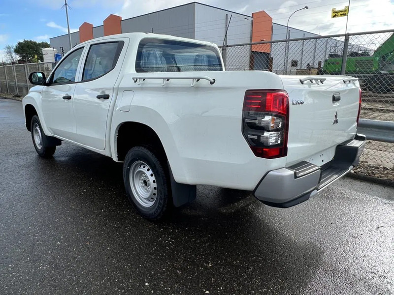Mitsubishi L200 4x4 - 8 UNITS in WHITE 2.5 D GL Double Cab - EURO 2 - NEW!! Ready for work!!!** - 픽업트럭, 콤비 밴 : 사진 2 Mitsubishi L200 4x4 - 8 UNITS in WHITE 2.5 D GL Double Cab - EURO 2 - NEW!! Ready for work!!!** - 픽업트럭, 콤비 밴 : 사진 2