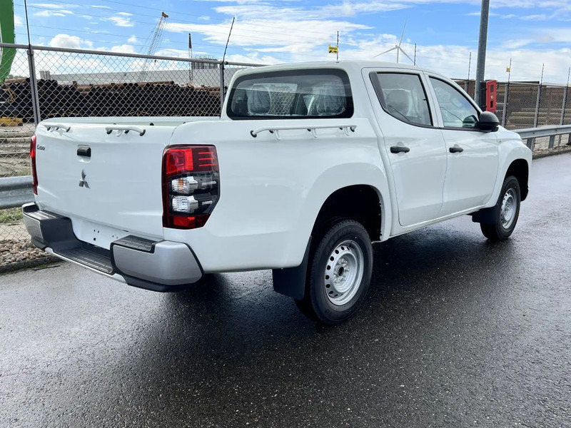 Mitsubishi L200 4x4 - 8 UNITS in WHITE 2.5 D GL Double Cab - EURO 2 - NEW!! Ready for work!!!** - 픽업트럭, 콤비 밴 : 사진 5 Mitsubishi L200 4x4 - 8 UNITS in WHITE 2.5 D GL Double Cab - EURO 2 - NEW!! Ready for work!!!** - 픽업트럭, 콤비 밴 : 사진 5