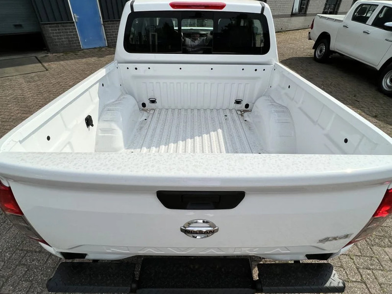 Nissan Navara 4x4 - 22 UNITS - 2.5 D Double Cab - XE - EURO 2 - NEW!! READY FOR WORK!!! - 픽업트럭, 콤비 밴 : 사진 4 Nissan Navara 4x4 - 22 UNITS - 2.5 D Double Cab - XE - EURO 2 - NEW!! READY FOR WORK!!! - 픽업트럭, 콤비 밴 : 사진 4