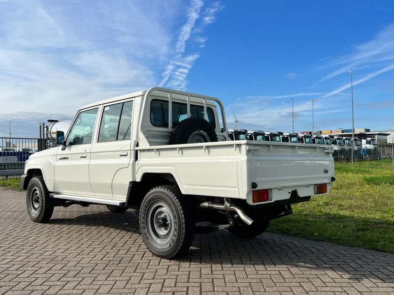 Toyota Land Cruiser HZJ79 4x4 4.2D Double Cab - EURO 3 - NEW!! 13 UNITS directly available - 픽업트럭, 콤비 밴 : 사진 3 Toyota Land Cruiser HZJ79 4x4 4.2D Double Cab - EURO 3 - NEW!! 13 UNITS directly available - 픽업트럭, 콤비 밴 : 사진 3