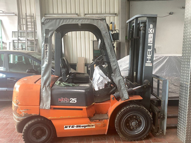 Hyundai D25 - 디젤 지게차 : 사진 1 Hyundai D25 - 디젤 지게차 : 사진 1