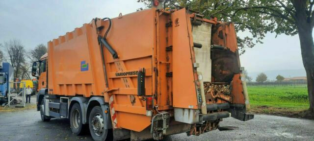 MAN 26.320 Müllwagen Faun Variopress - 쓰레기차 : 사진 4 MAN 26.320 Müllwagen Faun Variopress - 쓰레기차 : 사진 4