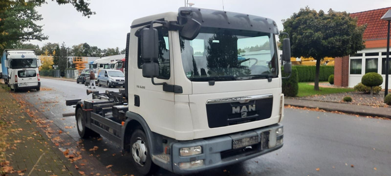 MAN TGL 8.220 Abrollkipper - 후크 리프트 트럭 : 사진 1 MAN TGL 8.220 Abrollkipper - 후크 리프트 트럭 : 사진 1