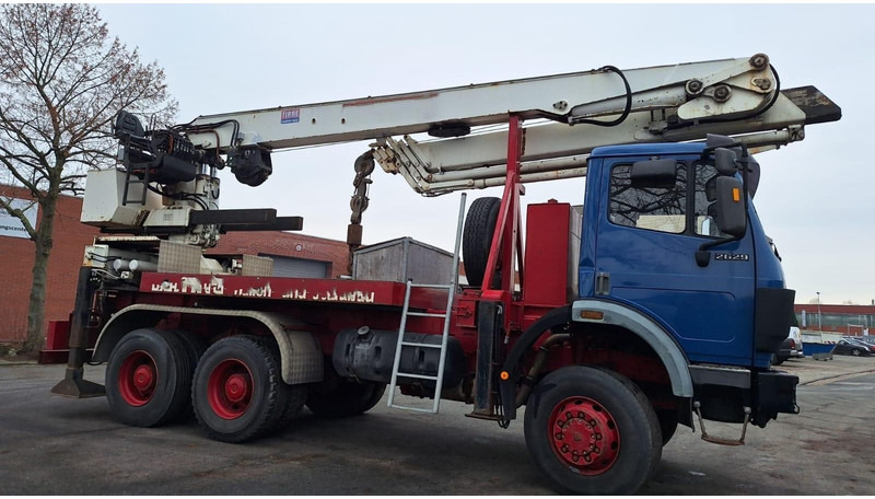 Mercedes-Benz 2629 AK Motorwagen mit Kran Dachdeckerkran6x6 - 크레인 트럭 : 사진 1 Mercedes-Benz 2629 AK Motorwagen mit Kran Dachdeckerkran6x6 - 크레인 트럭 : 사진 1