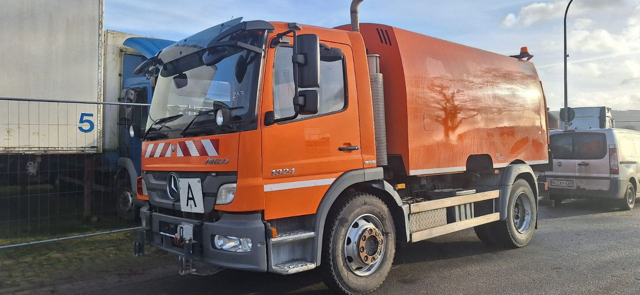 Mercedes-Benz Atego 1524 2 6-Zyl. 4x2 - 거리 청소 차량 : 사진 1 Mercedes-Benz Atego 1524 2 6-Zyl. 4x2 - 거리 청소 차량 : 사진 1