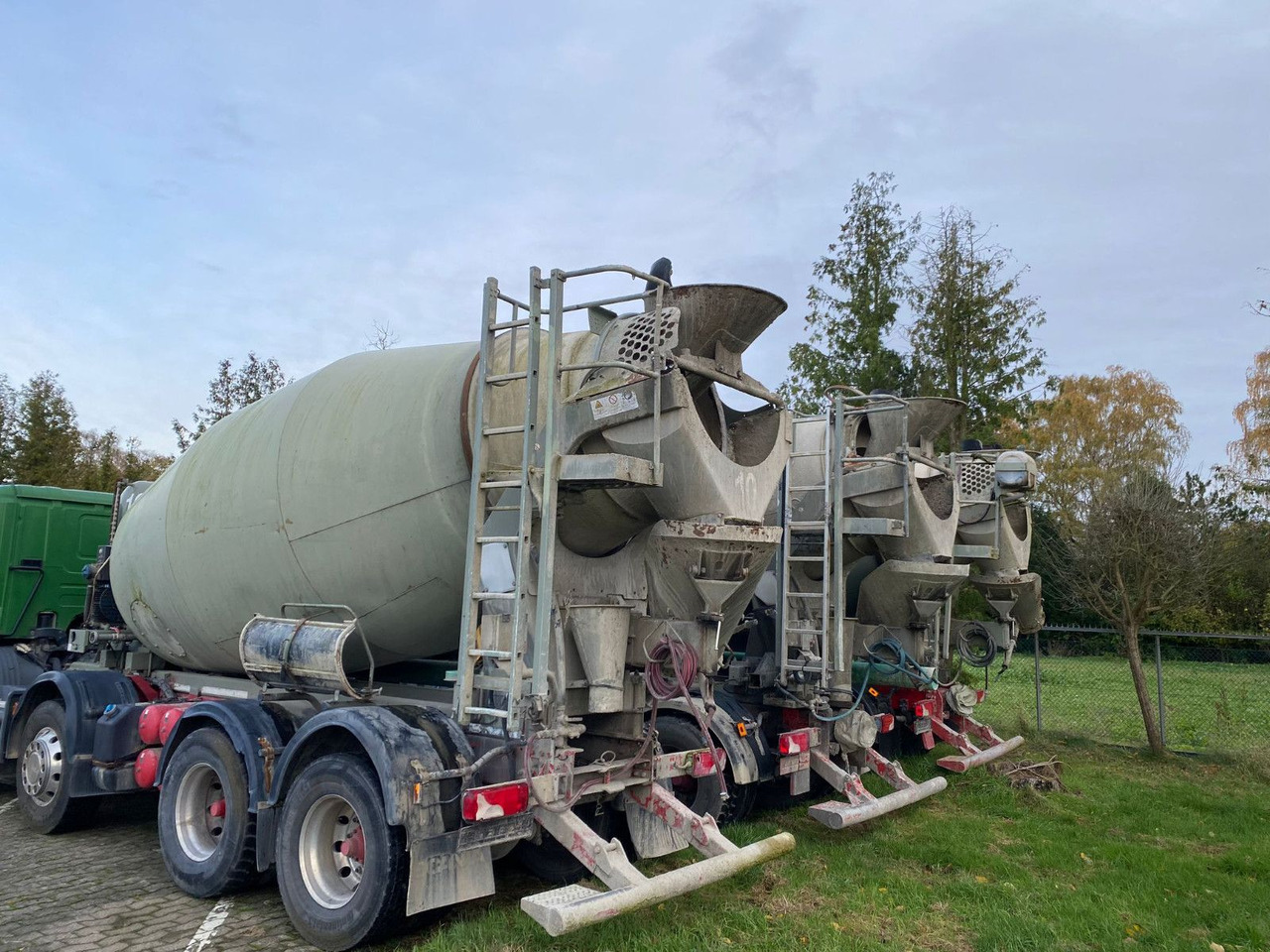 Scania 2x P360 Betonmischer 8x4 Blatt/Blatt E6 2 stück - 콘크리트 믹서 트럭 : 사진 5 Scania 2x P360 Betonmischer 8x4 Blatt/Blatt E6 2 stück - 콘크리트 믹서 트럭 : 사진 5