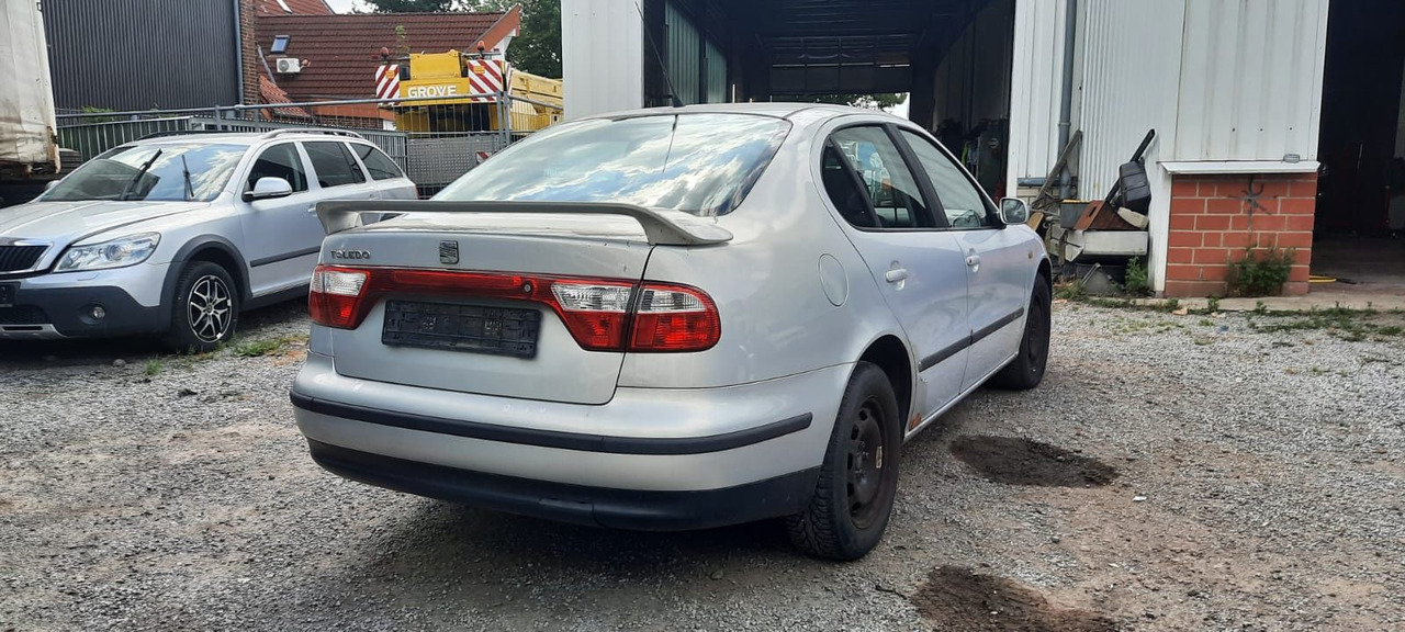 Seat Toledo Signo 1,8 20V Autom. - 세단 : 사진 3 Seat Toledo Signo 1,8 20V Autom. - 세단 : 사진 3