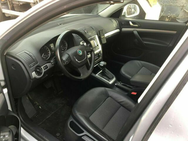 Skoda Octavia Scout Vollausst. 105 KW - 차량 : 사진 4 Skoda Octavia Scout Vollausst. 105 KW - 차량 : 사진 4