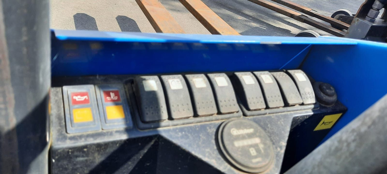 Terberg TKL M1-3 Mitnahmestapler - 디젤 지게차 : 사진 5 Terberg TKL M1-3 Mitnahmestapler - 디젤 지게차 : 사진 5