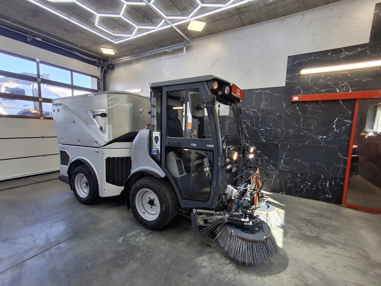 HAKO Citymaster 1600 Kehrmaschine Zamiatarka PM2.5 Euro 6 2019r - 거리 청소 차량 : 사진 4 HAKO Citymaster 1600 Kehrmaschine Zamiatarka PM2.5 Euro 6 2019r - 거리 청소 차량 : 사진 4