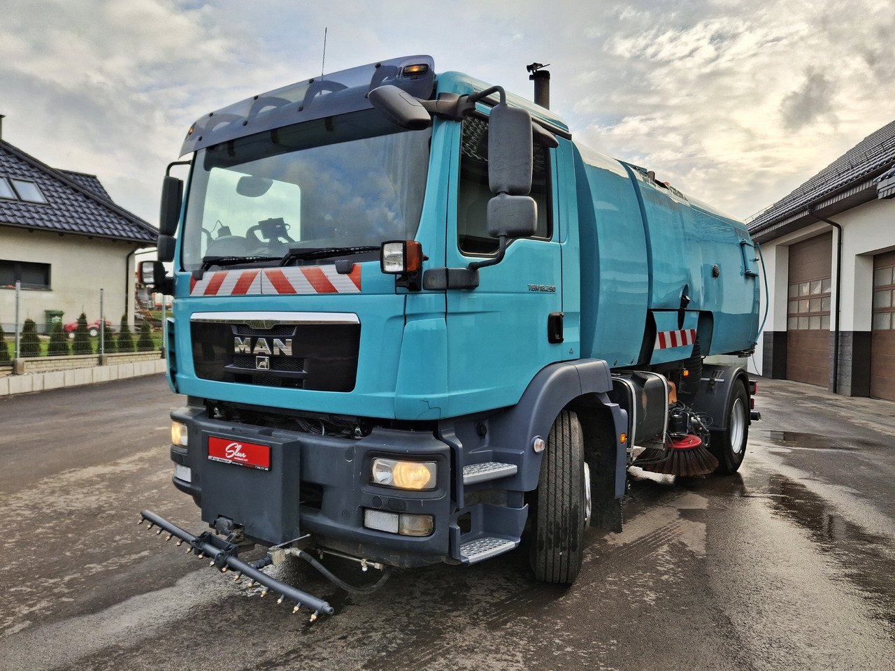 MAN 18.290 Zamiatarka Kehrmaschine BUCHER PM10 L/R Karcher - 거리 청소 차량 : 사진 2 MAN 18.290 Zamiatarka Kehrmaschine BUCHER PM10 L/R Karcher - 거리 청소 차량 : 사진 2