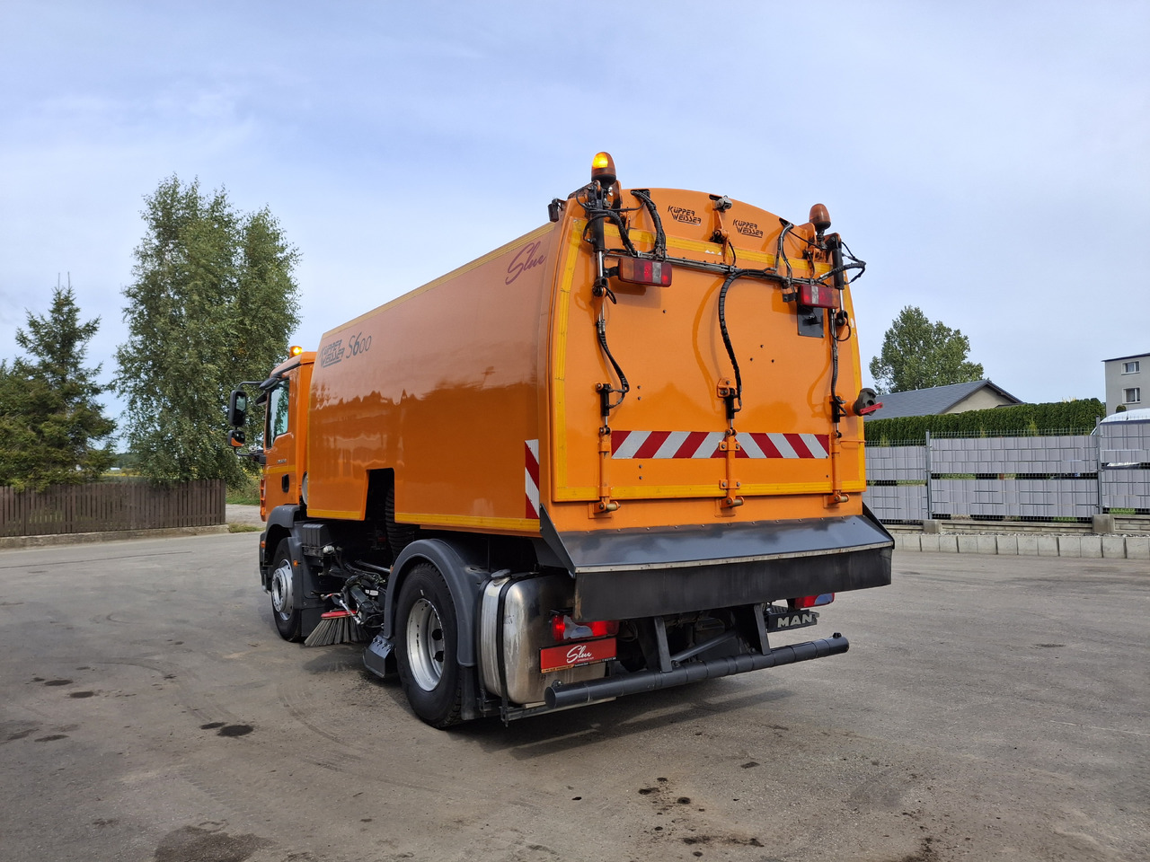 MAN TGM 18.250 Zamiatarka Kupper Weisser BROCK 2 Motoren Szczotki L/R PM10 Odchwaszczarka - 거리 청소 차량 : 사진 4 MAN TGM 18.250 Zamiatarka Kupper Weisser BROCK 2 Motoren Szczotki L/R PM10 Odchwaszczarka - 거리 청소 차량 : 사진 4